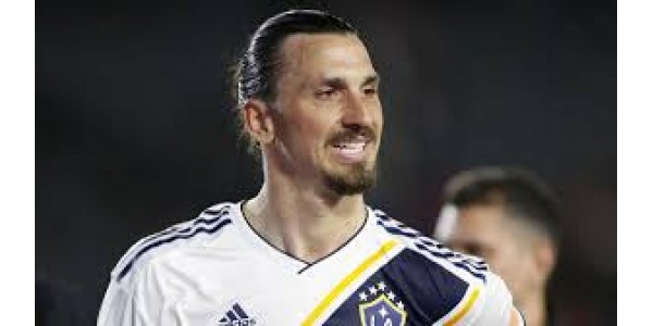 AC Milan assinado por Ibrahimović